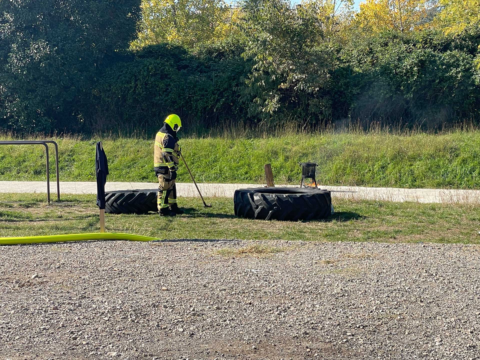 Firefighter demonstration IN4SAFETY FAIR 18.10.2025
